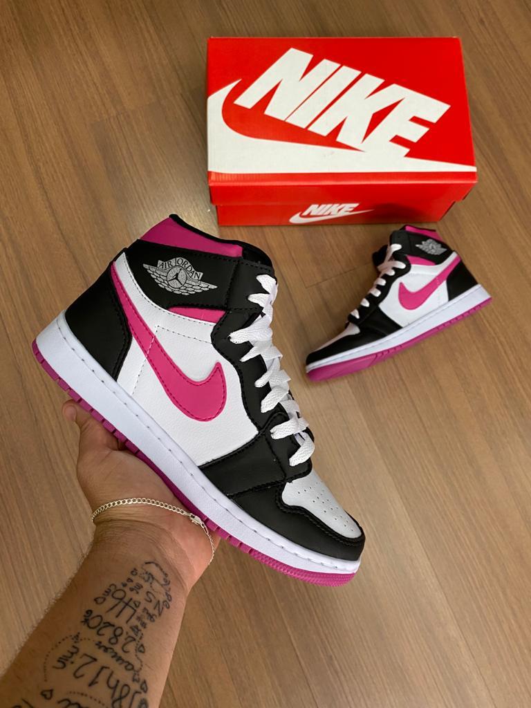 Bota Nike Jordan Feminina